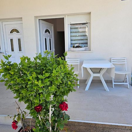 Apartmani Butigan-Tiha Luka เนอุม ภายนอก รูปภาพ