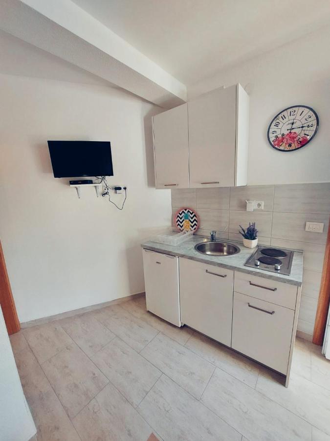 Apartmani Butigan-Tiha Luka เนอุม ภายนอก รูปภาพ