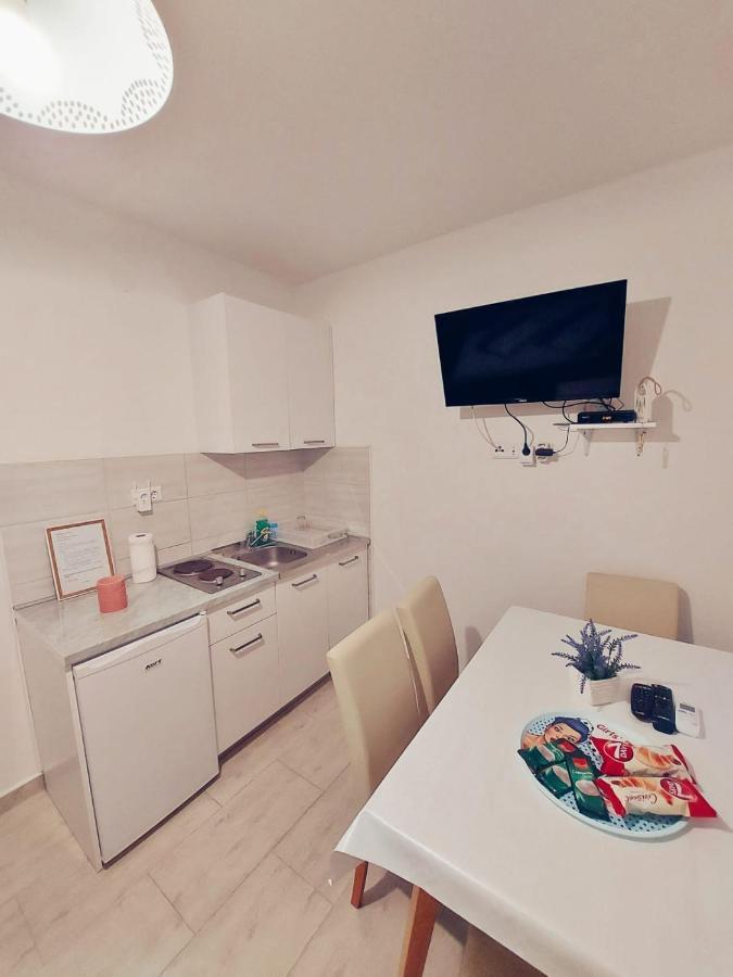 Apartmani Butigan-Tiha Luka เนอุม ภายนอก รูปภาพ