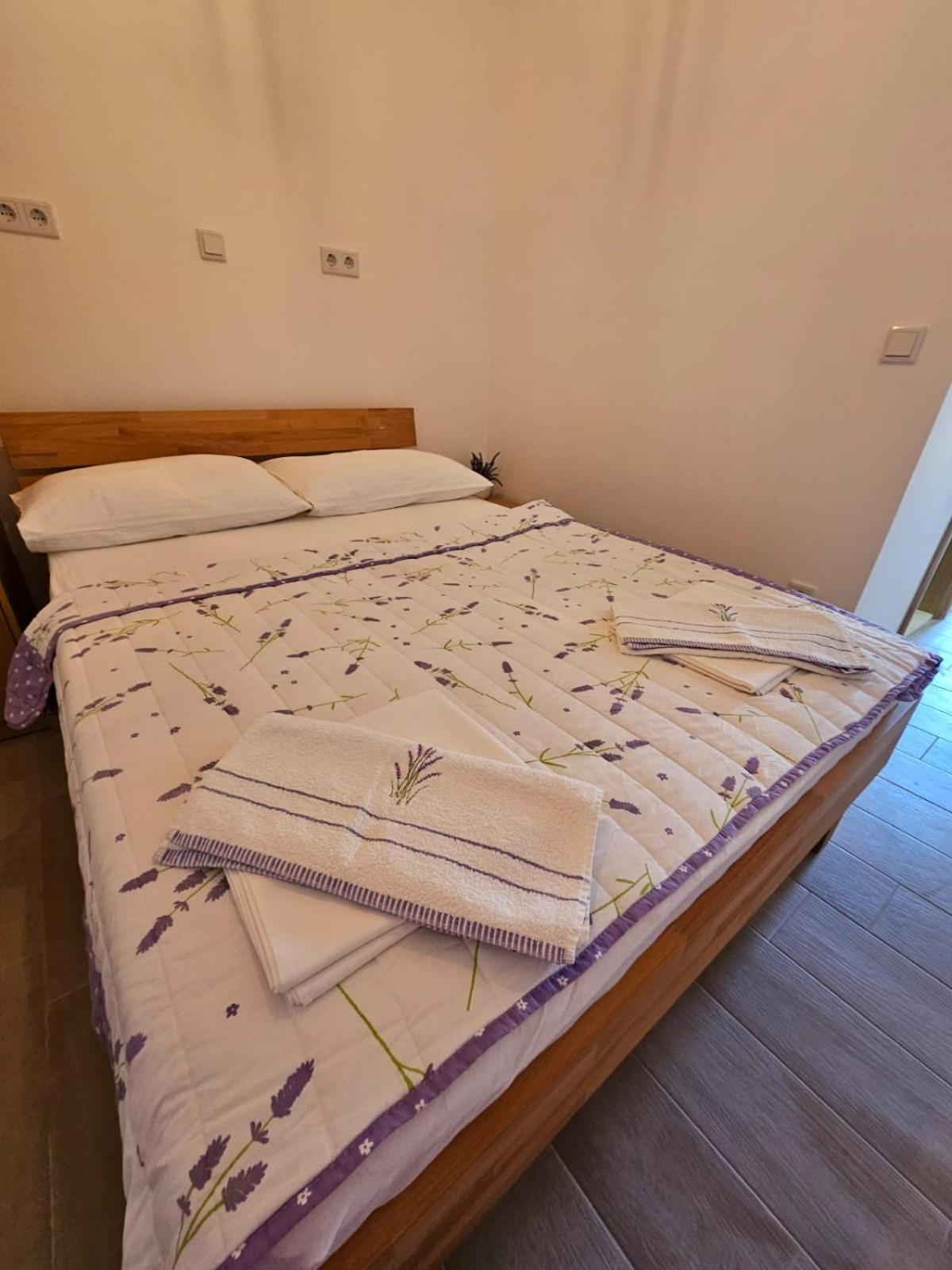 Apartmani Butigan-Tiha Luka เนอุม ภายนอก รูปภาพ