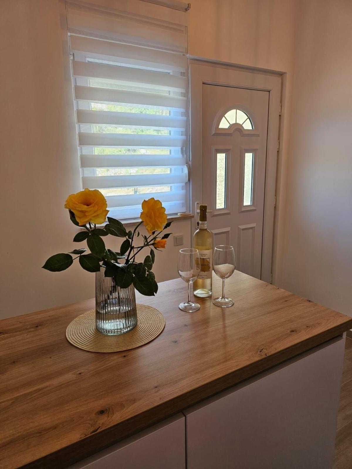 Apartmani Butigan-Tiha Luka เนอุม ภายนอก รูปภาพ